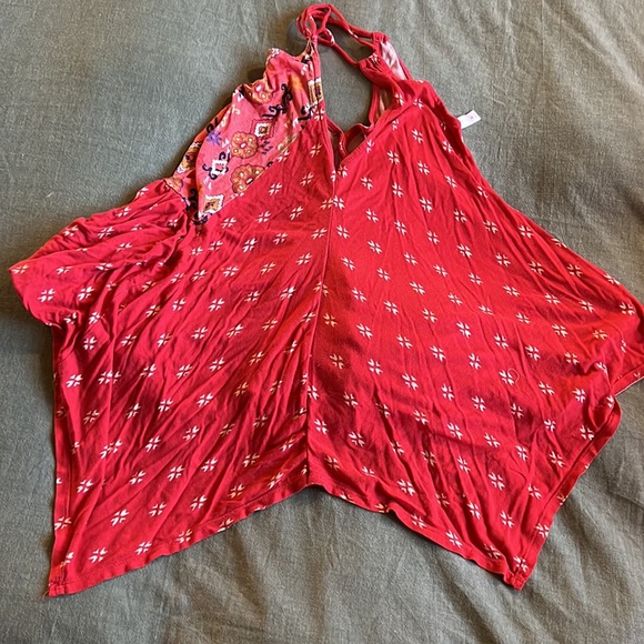 Xhilaration Red Tribal Print Sharkbite Tank Top - Picture 3 of 4